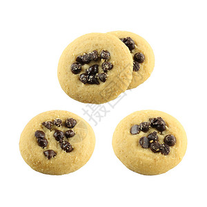 Cookie和巧克力芯片孤立在白色背景上焦点在中心图片