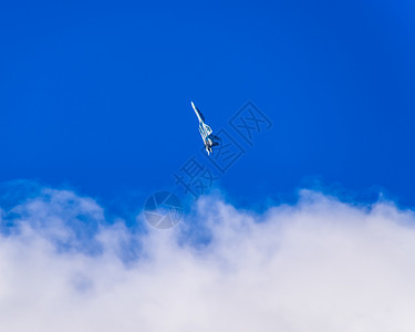俄罗斯战斗机在空中飞行高清图片