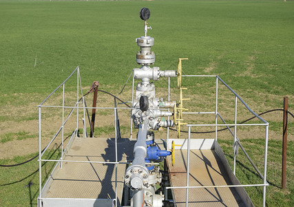 电瓶油井油田的设备和技术油田设备与技术油井背景