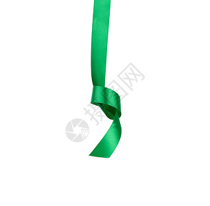 挂在白色背景上与隔开的缠结在一起绿色丝绸带设计师的元素背景图片