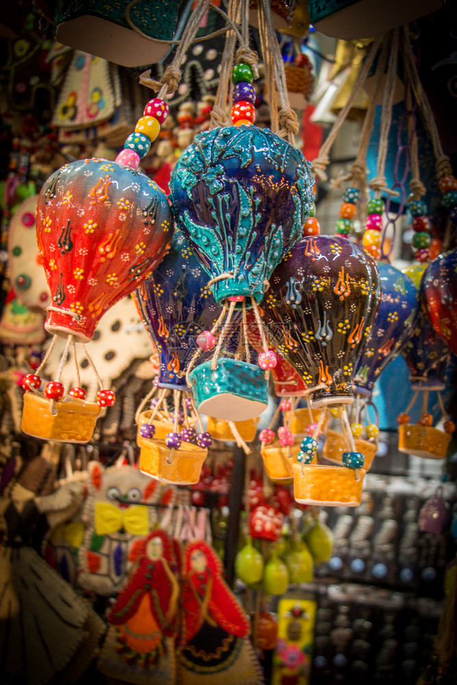 微小模型多彩的热气球图片