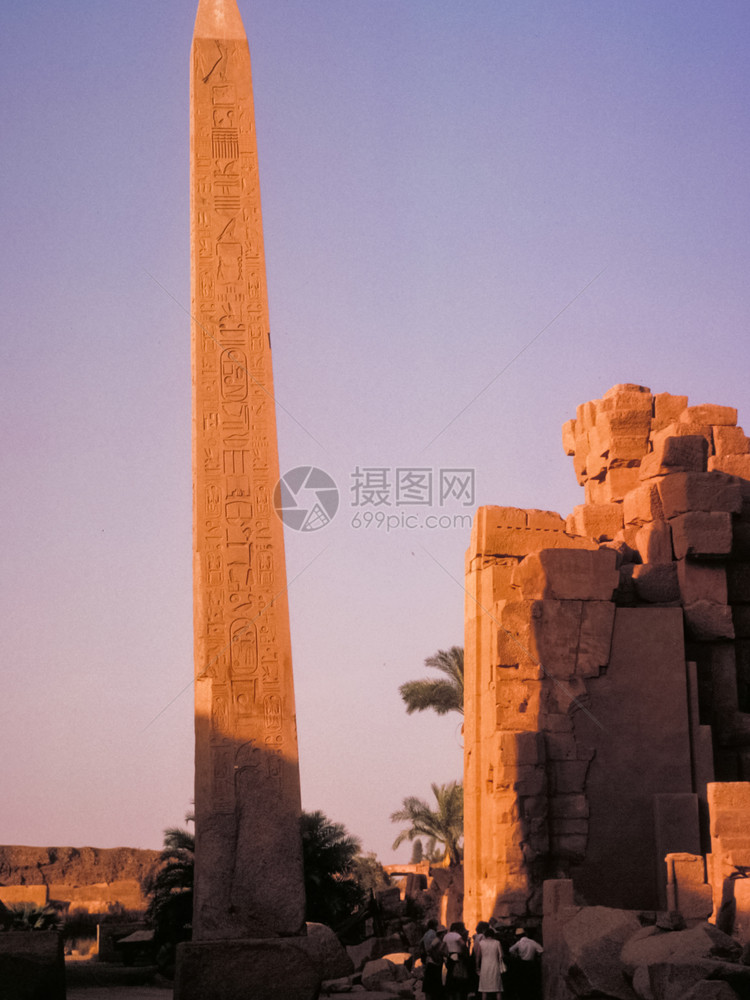 埃及吉萨Giza2017年5月3日埃及视线附近的人古埃及废墟之旅视线附近的人古埃及废墟之旅图片