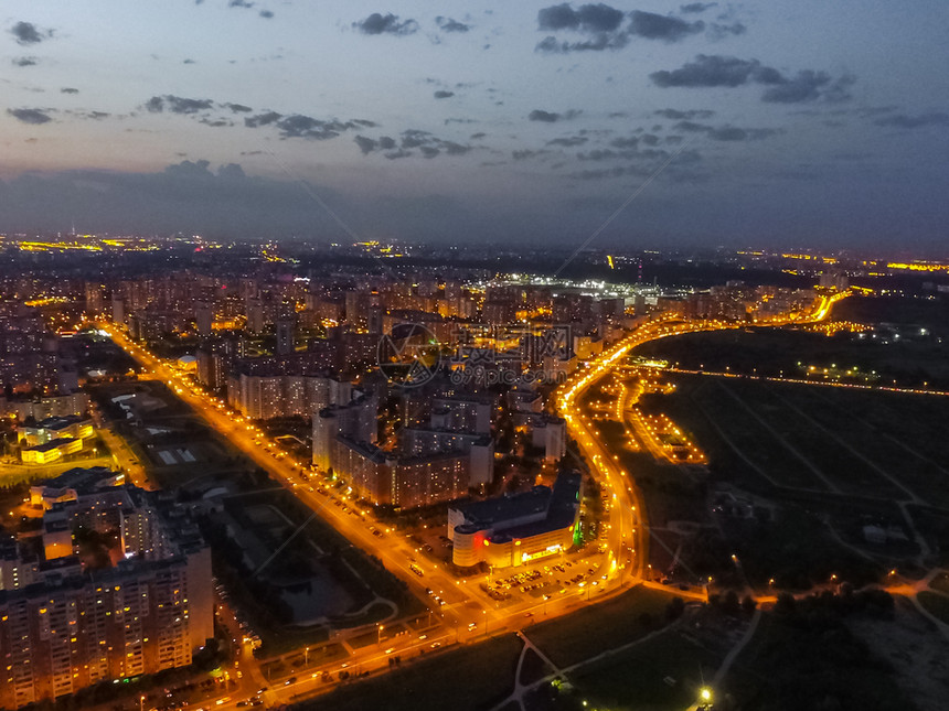 莫斯科市的顶端景色莫斯科之夜市的灯光图片