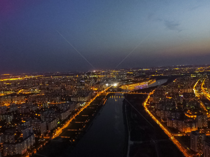 莫斯科市的顶端景色莫斯科之夜市的灯光图片