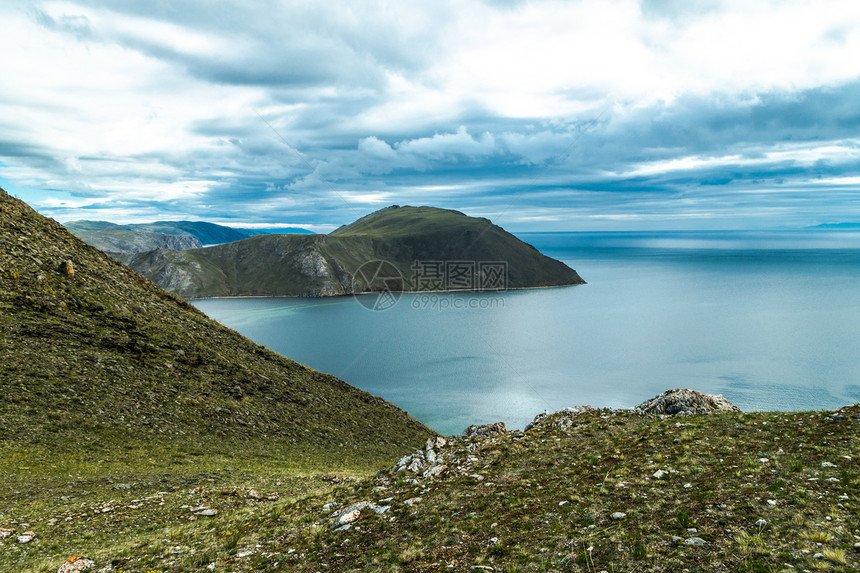 Baikal湖从水到岸Baikal湖从水到岸图片