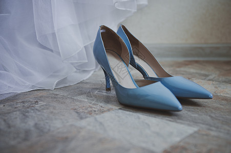 地板上漂亮的鞋子婚礼蓝色漂亮鞋子509图片