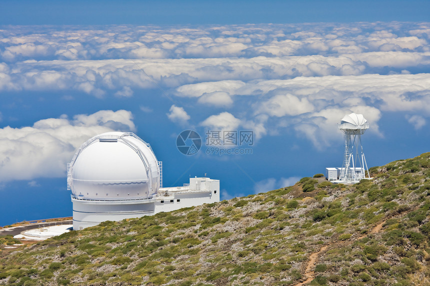 拉帕尔马最高峰值的望远镜图片