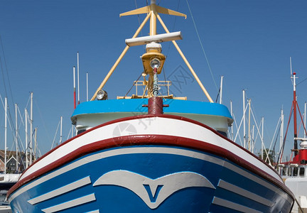 在荷兰港的渔船弓图片