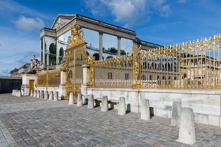 法国巴黎附近的凡尔赛王室金门图片
