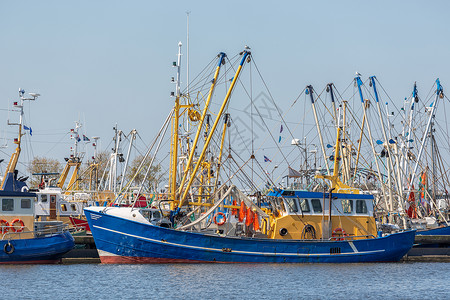 荷兰港的虾渔船Lauwersoog荷兰港的虾渔船Lauwersoog图片