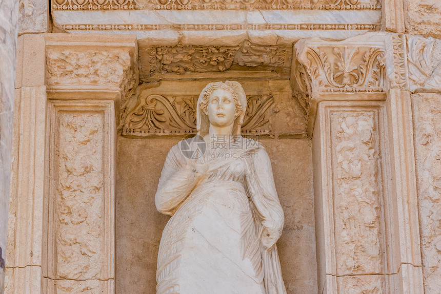 在土耳其伊兹密尔塞库克的埃弗苏斯古老城道德的人格阿雷特神像图片