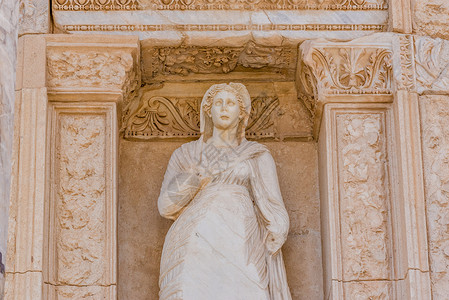 在土耳其伊兹密尔塞库克的埃弗苏斯古老城道德的人格阿雷特神像背景图片