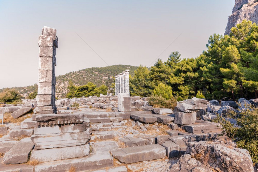 土耳其AydinAydin土耳其普里内Soke土耳其古希腊城Athena寺庙大理石柱图片