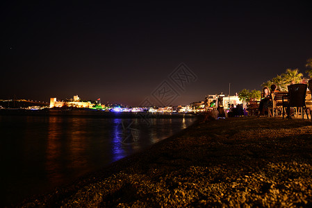 圣彼得城堡或博德鲁姆在土耳其博德鲁姆镇的夜景图片