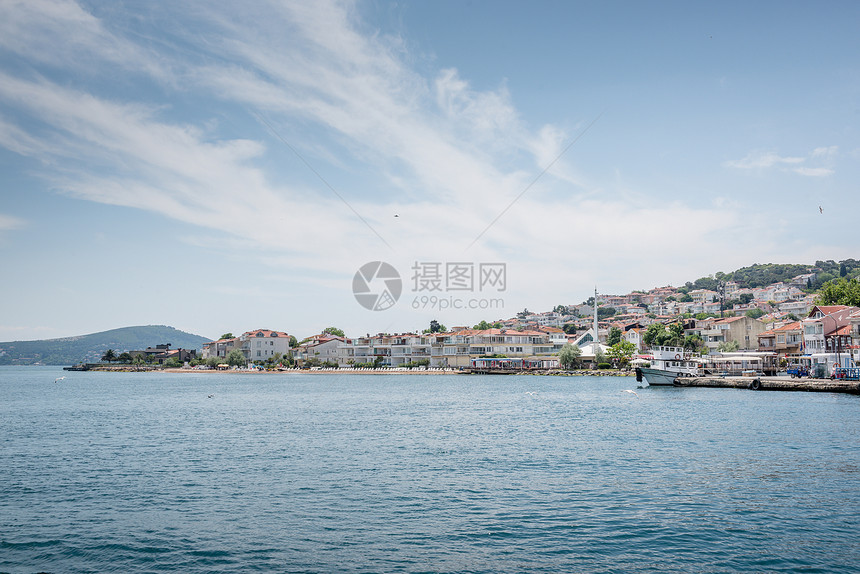 该岛屿是土耳其伊斯坦布尔附近马拉海四个名为PrincesIsland的岛屿之一2017年5月日土耳其伊斯坦布尔附近图片