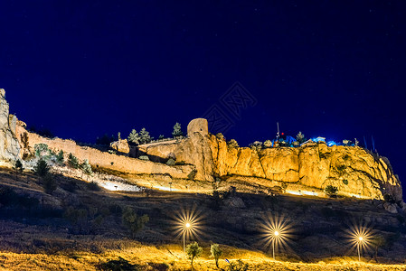 土耳其流行城市马尔西市城堡夜景高清图片