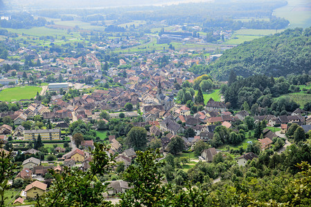 法国阿尔卑斯山Culoz小城镇图片