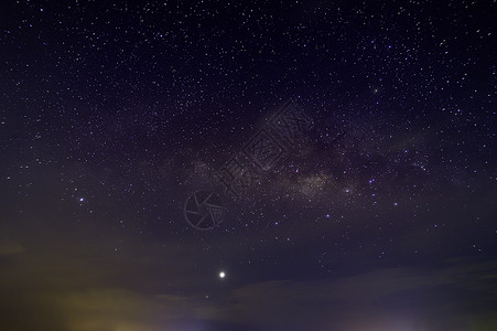 全景天空星夜牛奶路图片