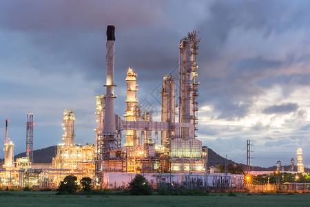 深色石油炼厂化工厂图片