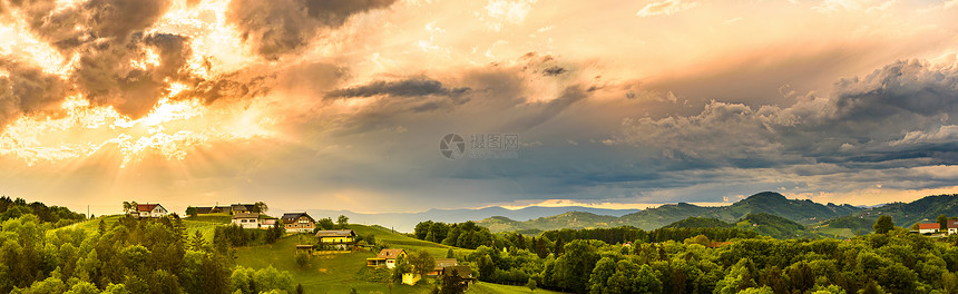 奥地利南部施蒂里亚葡萄园山的全景托斯卡纳像访问的地方一样春季日落时的景观托斯卡纳像访问的地方一样图片