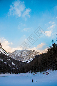 Gruner看到绿湖冬天寒冷的旅游点FrozenGruner看到绿湖奥地利旅游景点背景图片
