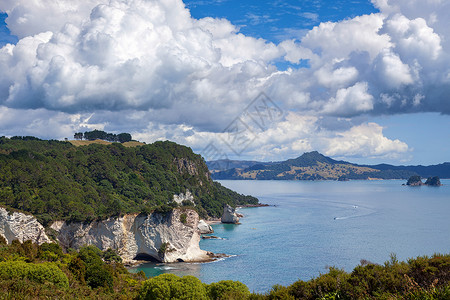 滨海湾白色朝向大教堂海湾的视图背景