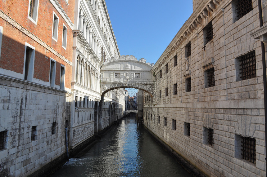 意大利威尼斯的PontedeiSospiri意指叹息桥威尼斯的叹息桥图片