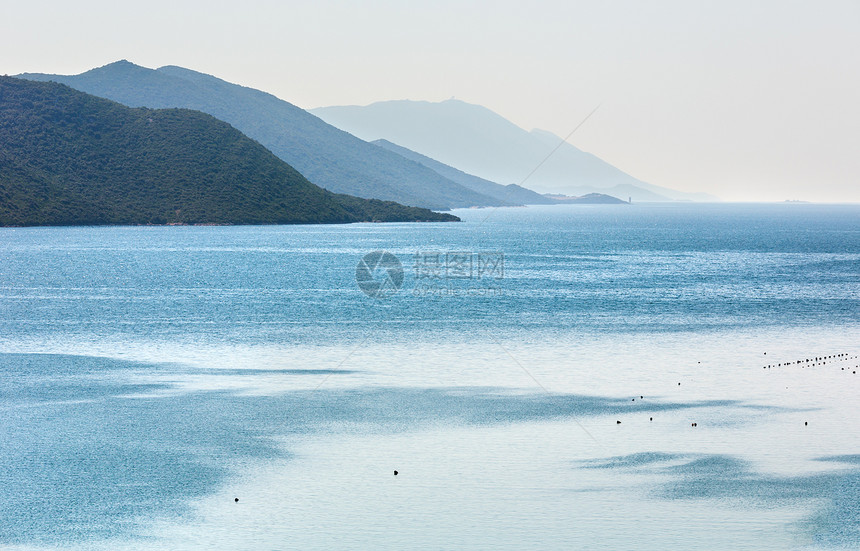 亚得里海克罗地亚海平线上有岛屿的亚得里海图片