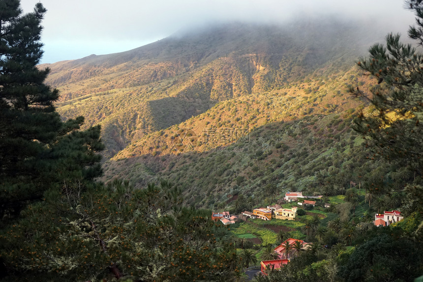 西班牙拉戈梅岛山区建筑物图片