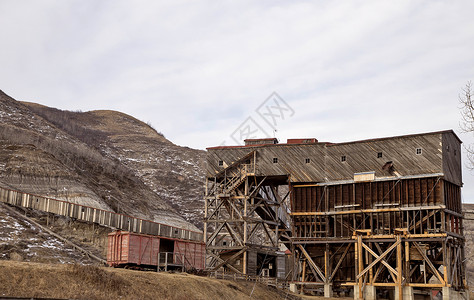 艾伯塔省荒地废弃煤矿图片