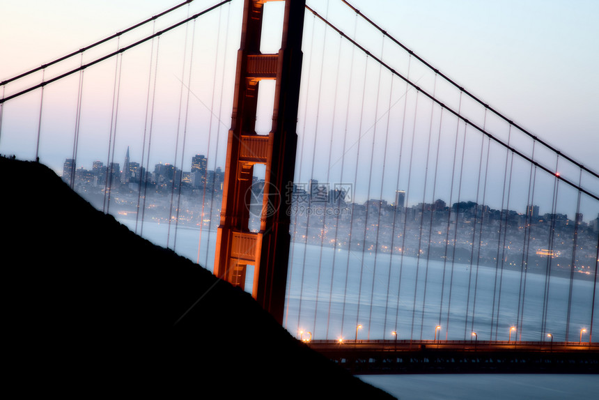 SanFransisco天线夜拍从高处摄图片