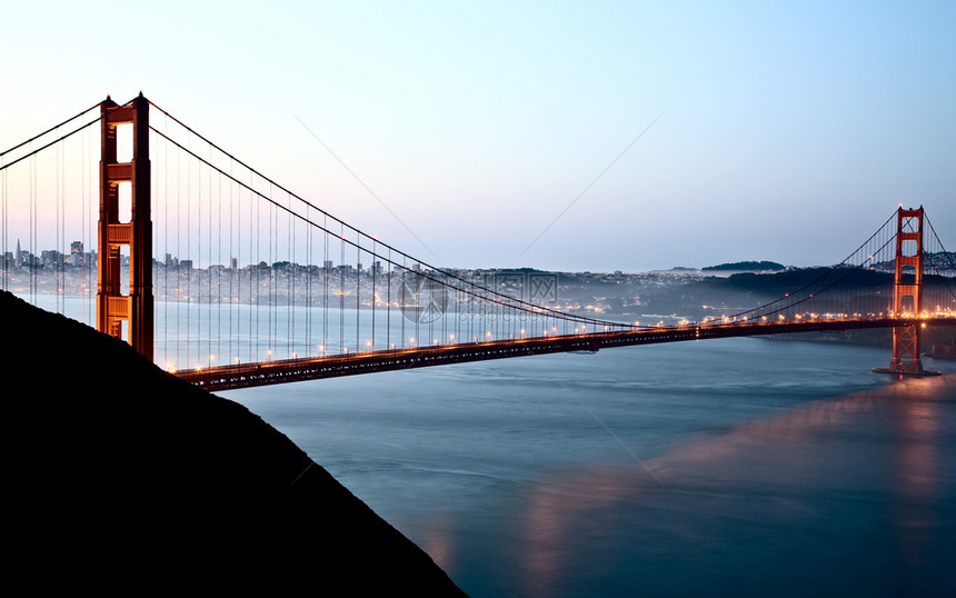 SanFransisco天线夜拍从高处摄图片