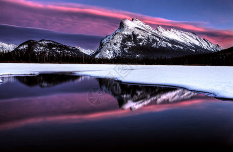 冬季的日落山云千万湖冬季图片
