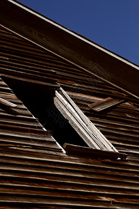 拆分工薪农场建筑上的旧木板图片