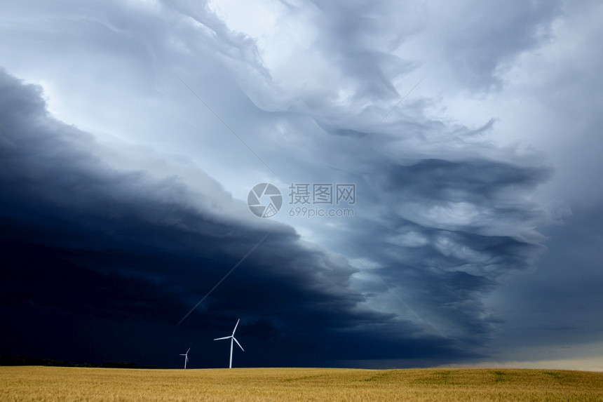 帕蕊夏日架云图片