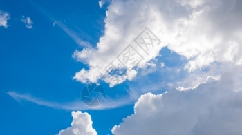 天空中的大片云彩图片