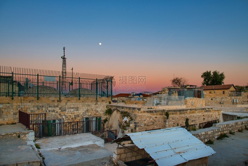 房屋宗教和平位于以色列耶路撒冷屋顶的峡谷图片