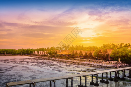 晚上海滩和大自然的美丽日落背景泰国SamutSakhon旅行图片