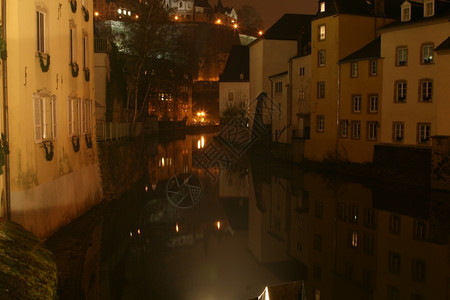 夜晚卢森堡旧城区接地气市图片