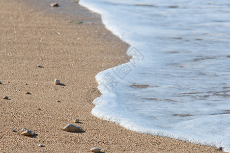 海滩上海浪图片