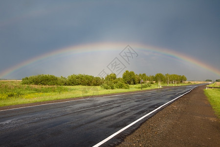 六月立刻彩虹207年6月新西伯利亚地区雷暴后207年6月图片