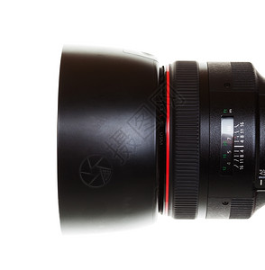85毫米制质SLR相机镜头带有剪切路径小红色的镜片图片