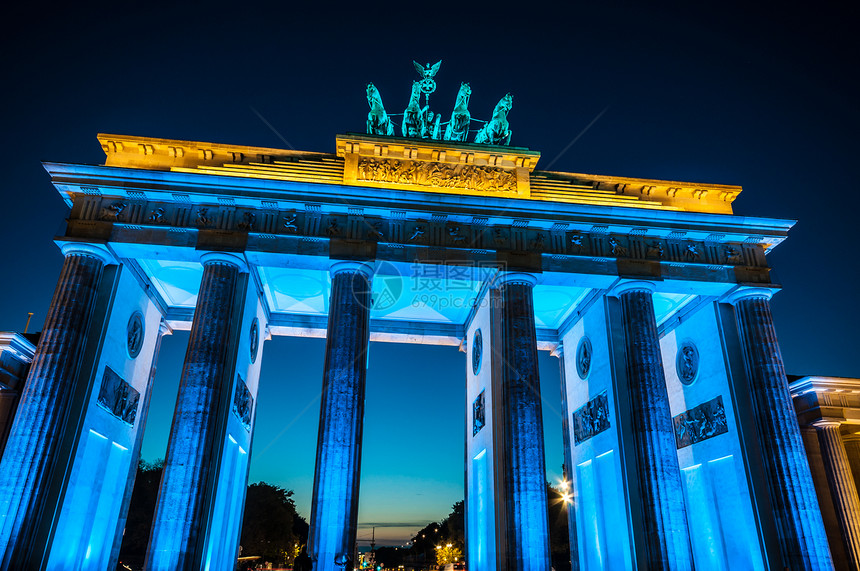 地标老的柏林勃兰登堡门照亮的勃兰登堡门文化图片
