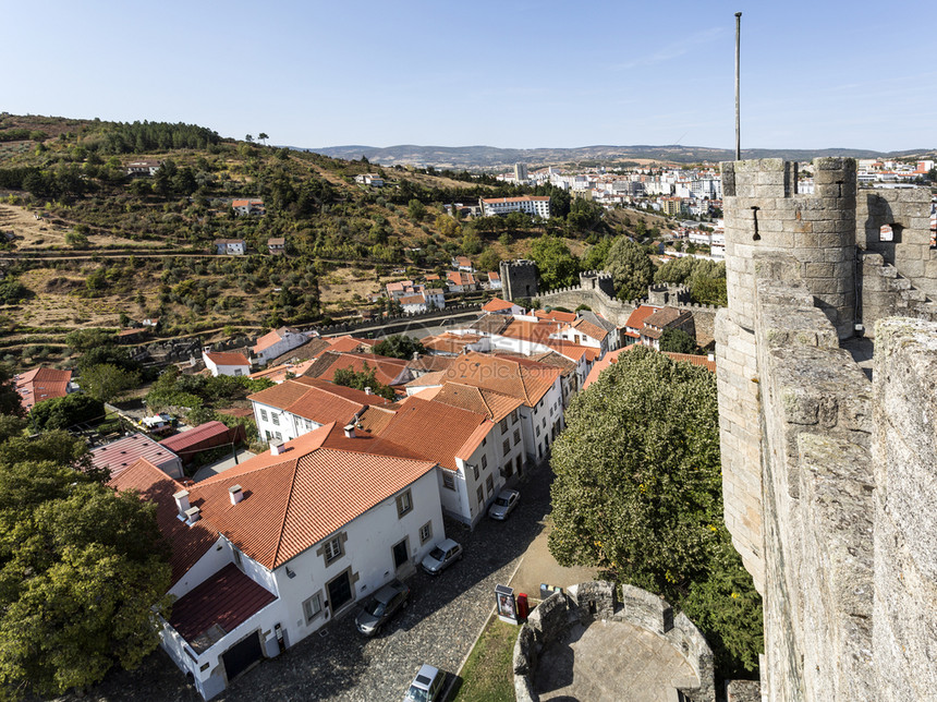 老的建筑物全景葡萄牙布拉甘卡堡垒内城的景象葡萄牙图片