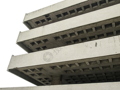 天空三层的混凝土停车结构孤立成白底色背景亚特兰大结构体图片