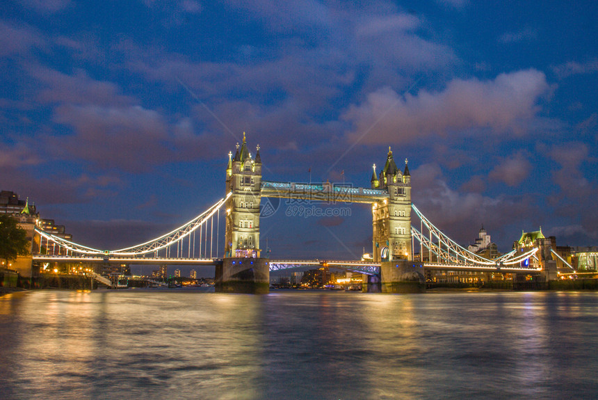 伦敦塔桥夜景风光图片
