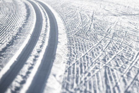 为了北欧滑雪车有经典技术和免费滑冰的轨迹假期寒冷背景图片