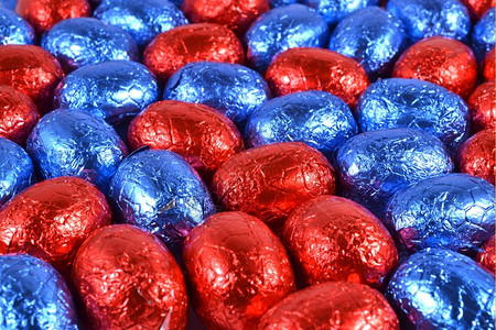 一种巧克力糖果全屏图片中的复活节鸡蛋用作背景材料图片