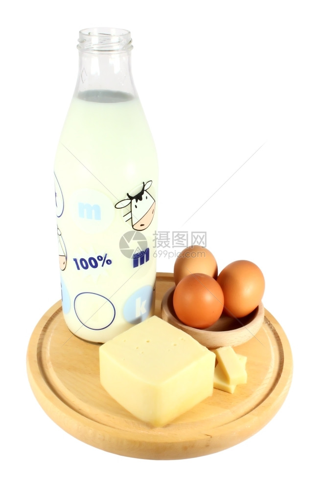 喝玻璃新鲜的健康早餐牛奶鸡蛋酪图片