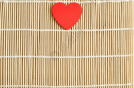 红心在竹子背景下孤立的红心日情人节假期庆典浪漫的图片